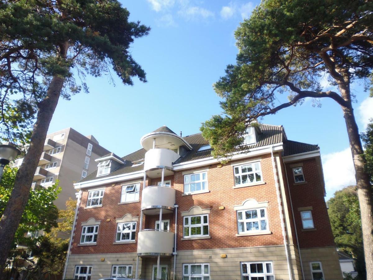 Apartament Walking Distance To , Close To Town Center *